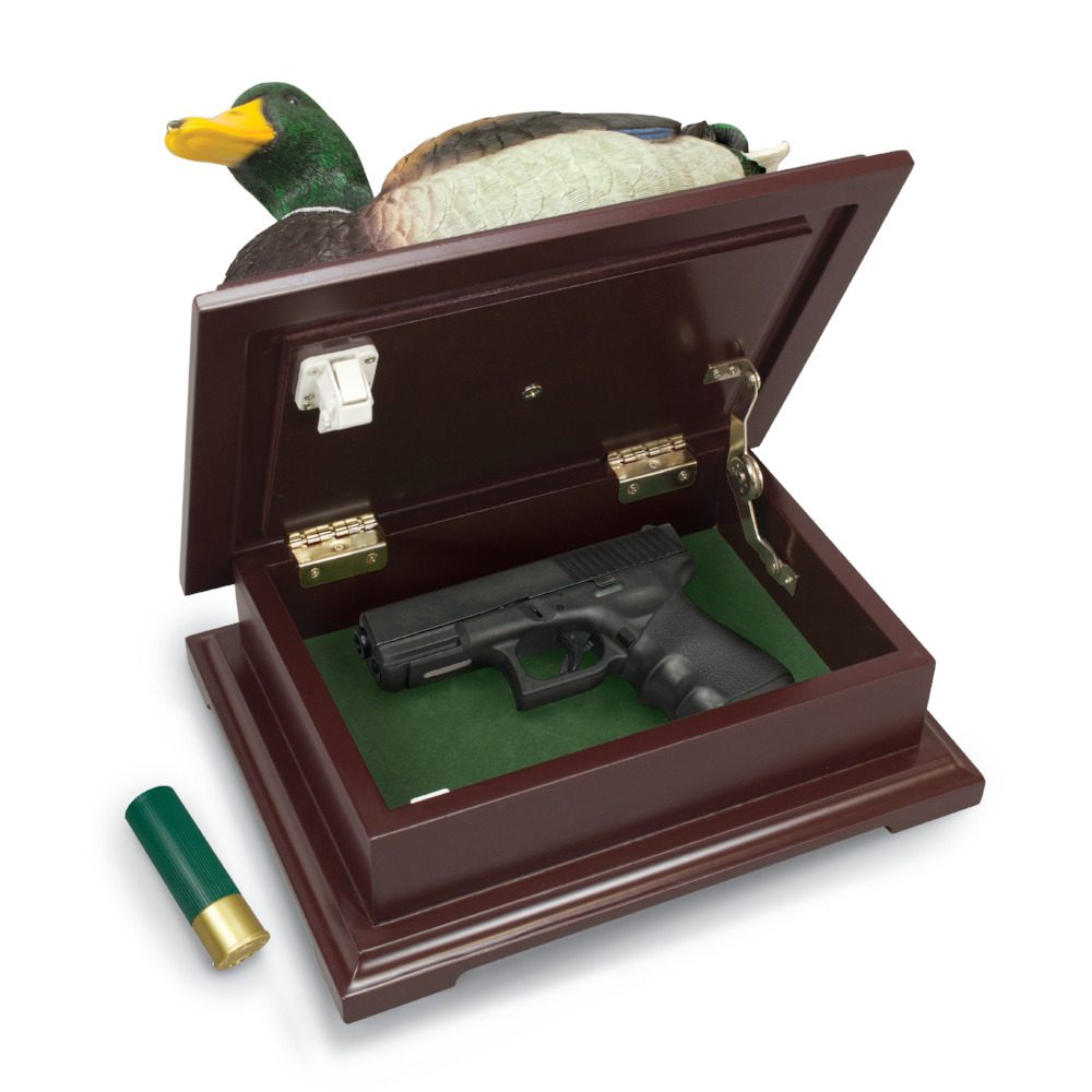 Hides your valuables in hunting lodge style